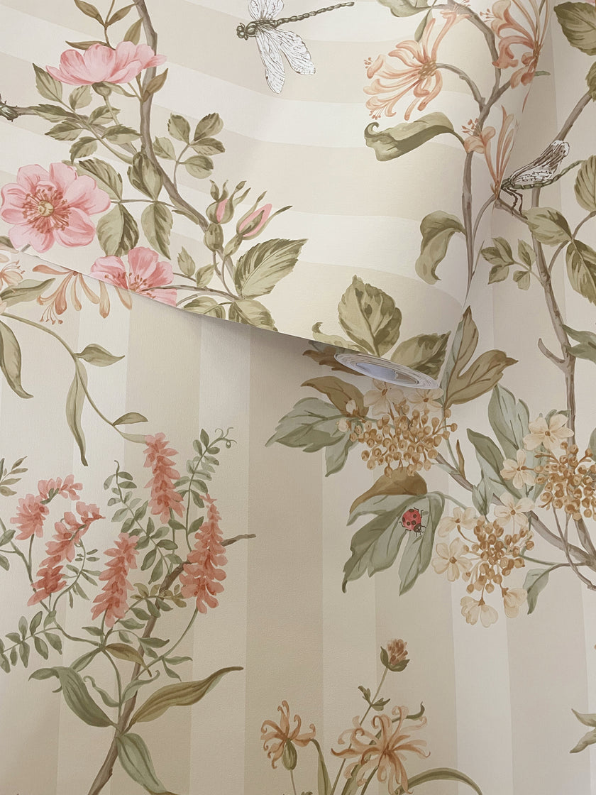 91932 Tales of the Manor Camberley Cream Coral